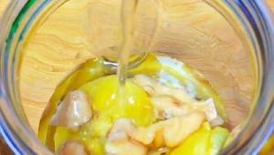 给宝宝如何蒸核桃泥吃呢视频（宝宝辅食核桃蒸多久）